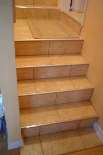 Плитка для лестничных ступеней в доме