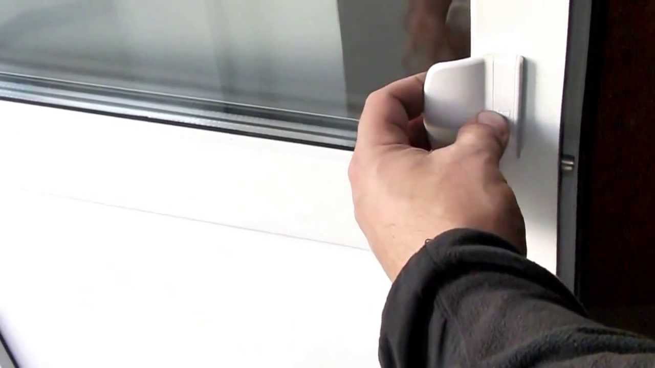Как поставить ручку на пластиковую дверь