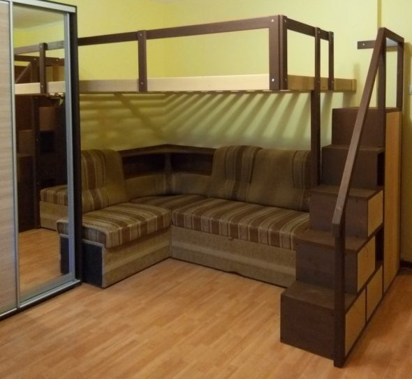 Встроенная двухспальная кровать-чердак