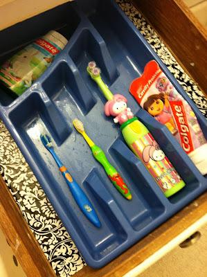 зубные щётки в ванной - удобное хранение