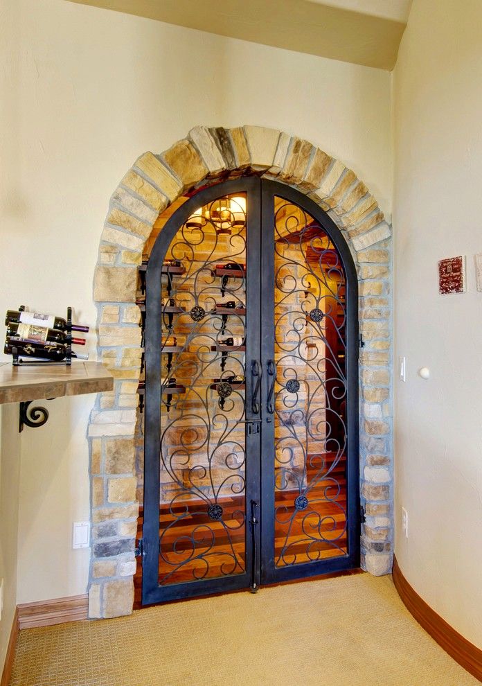 Большие межкомнатные двери могут облагородить дом, и придадут ему особый шарм