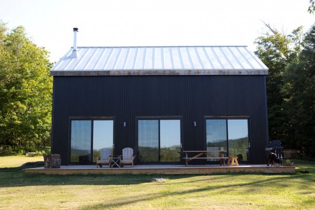 Стильный минималистичный дом в скандинавском стиле с металлосайдингом 