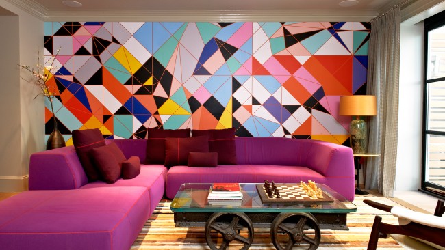 Популярная модель дивана от итальянского дизайнера Паолы Навоне, которая выглядит совершенно по-разному в разных цветах обивки