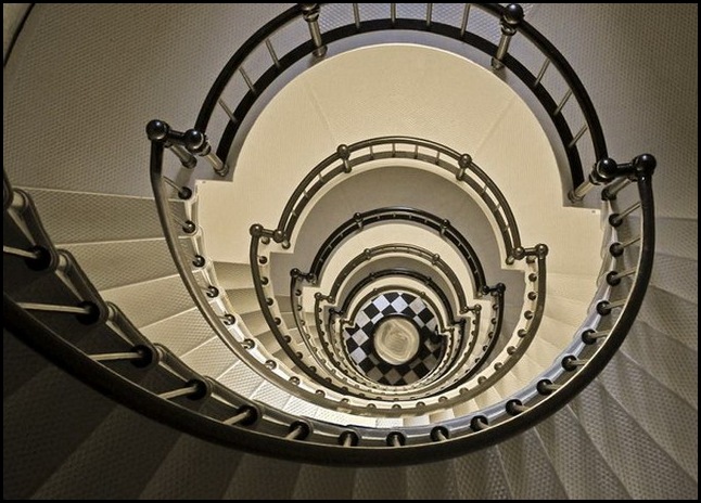 Винтовые лестницы – большая подборка фотографий Винтовые лестницы – большая подборка фотографий