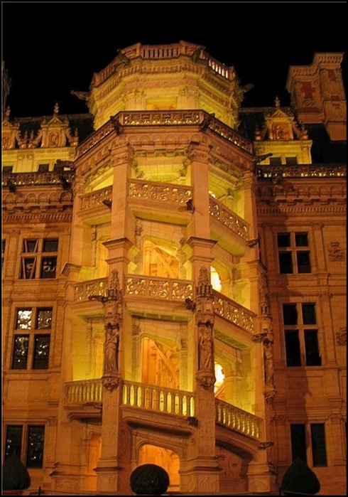 Винтовые лестницы – большая подборка фотографий Винтовые лестницы – большая подборка фотографий