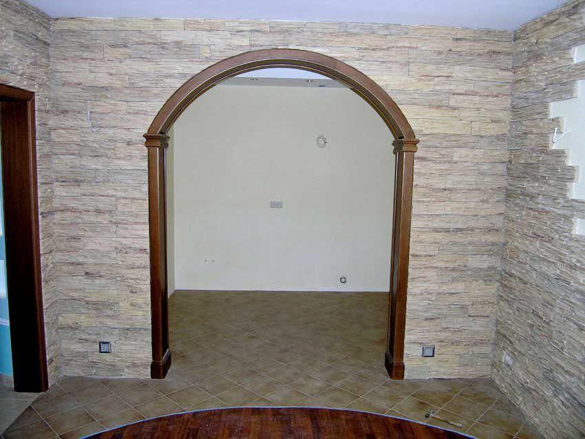 Готовые арки выполняют не только декоративную, но и функциональную роль в помещении