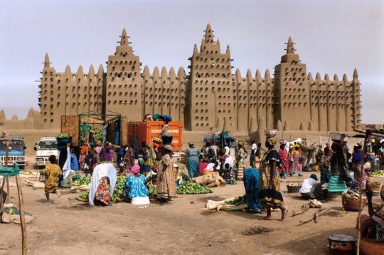 Песочно-глинистая Мечеть Дженне. Мали