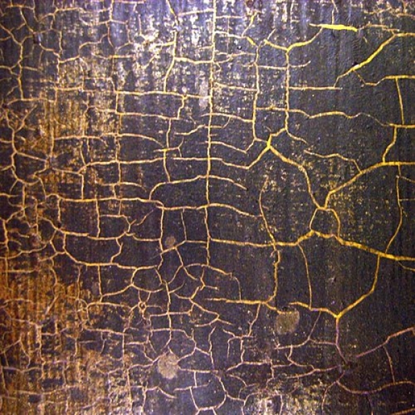 Декорирование брашированной древесины кракелюрным лаком