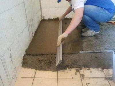 Укладка плитки на бетонный пол