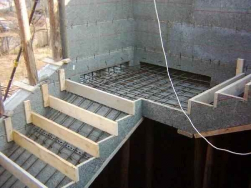 Как залить бетонную лестницу своими руками