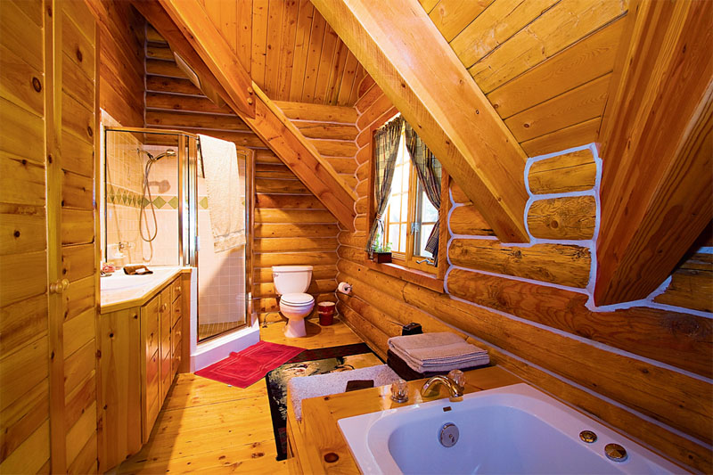 Пол в ванной в деревянном доме под плитку