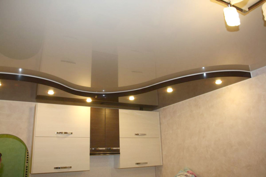 Как зрительно увеличить высоту потолка на кухне?