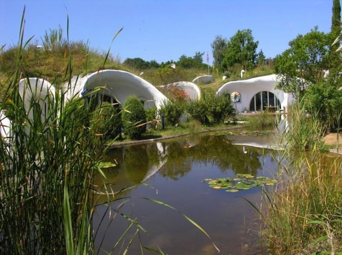 Земляной дом (Earth houses), экологическое строение, Дитикон, Швейцария