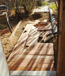 Подбираем доски по месту и торцуем