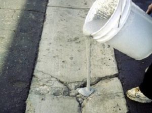 Самостоятельная заделка трещин в бетоне: как и чем?