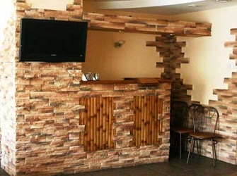 Гипсовый камень для внутренней отделки: декоративный кирпич, плитка, инструкция, видео, фото