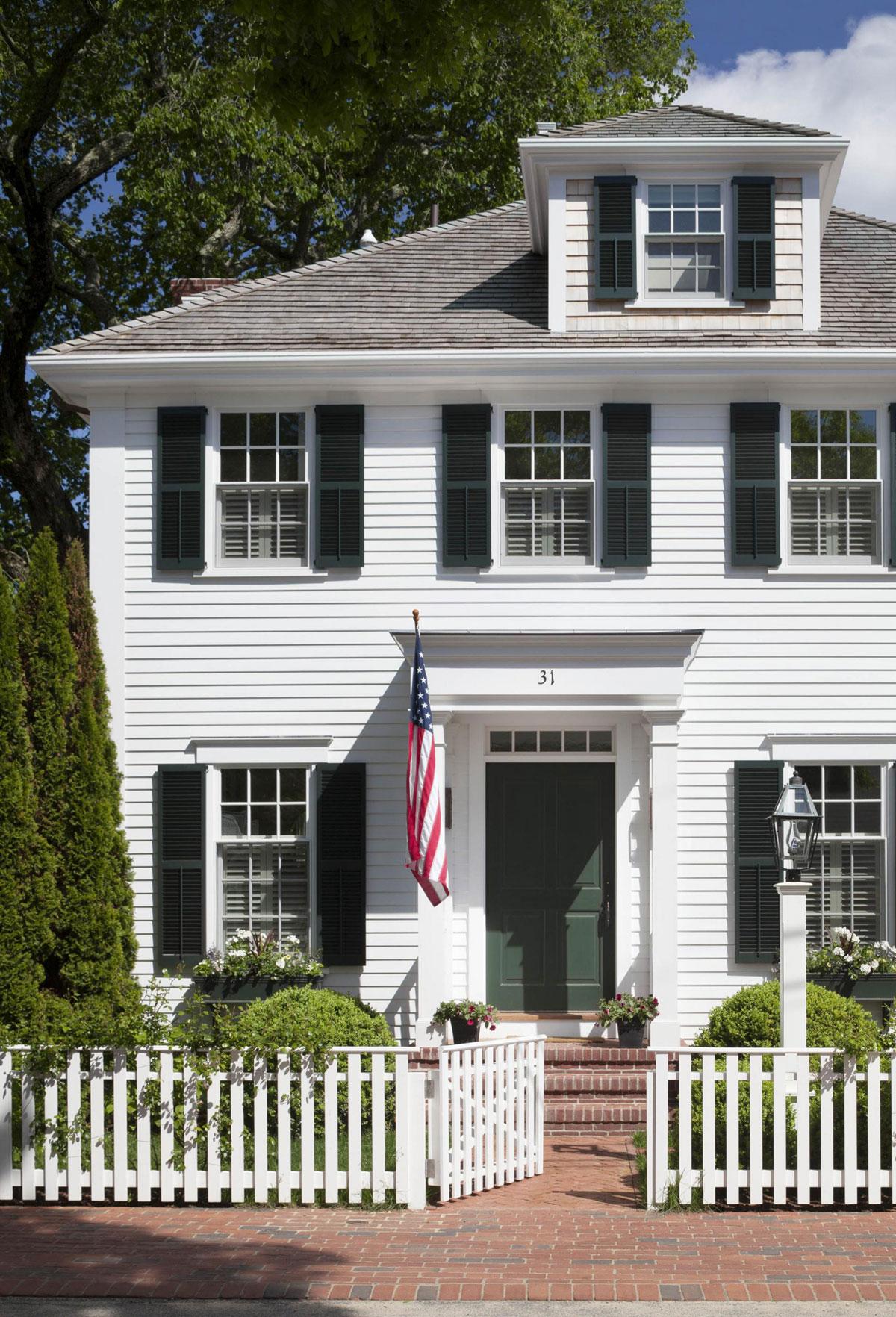 мыс Кейп-Код, остров Мартас-Винъярд, дома на мысе Кейп-Код, особняки в штате Массачусетс, классический американский дом, примеры американских домов