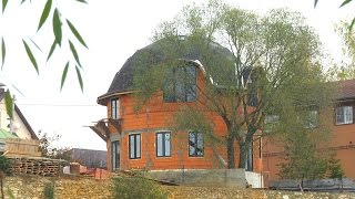 Круглый дом с купольной крышей на склоне // FORUMHOUSE