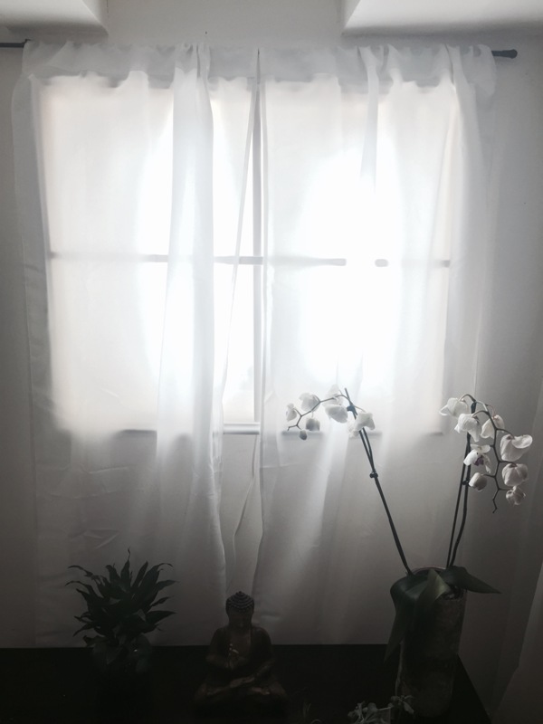 Подсветка окна в гостиной
