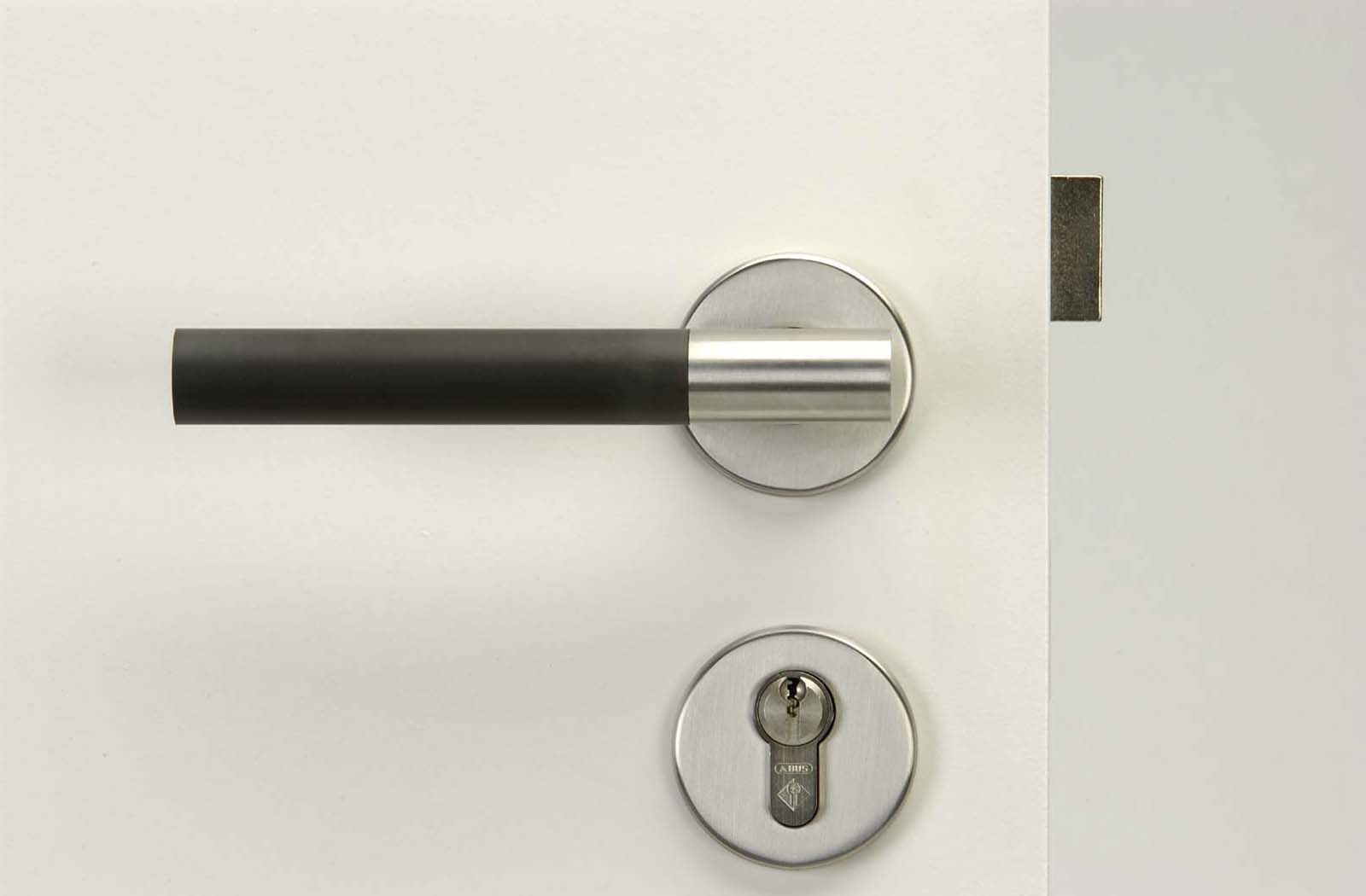 Ручка для межкомнатной двери в лаконичном дизайне