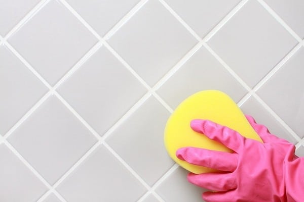 Чем очистить швы между плиткой в ванной