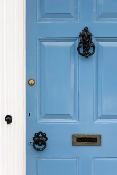 Синий двери — стоковое фото