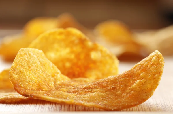 Картофельные чипсы крупным планом — стоковое фото