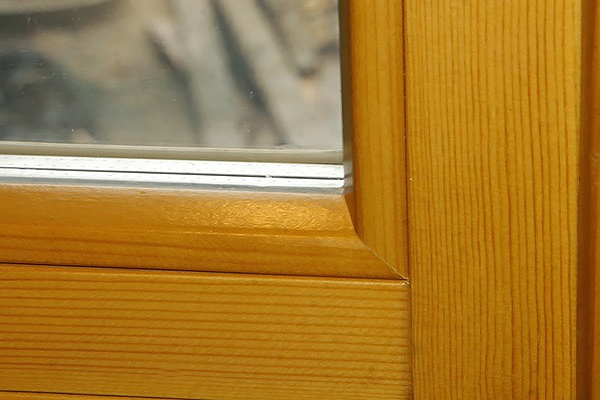 преимущества деревянных окон для дома и квартиры