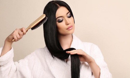 Как уменьшить количество пыли в квартире - Расчесывайте волосы в уборной