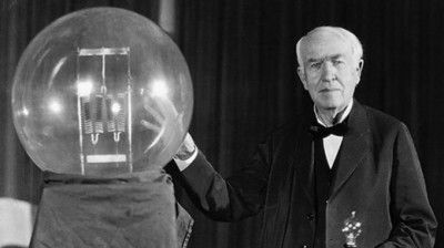 Эдисон со своим изобретением